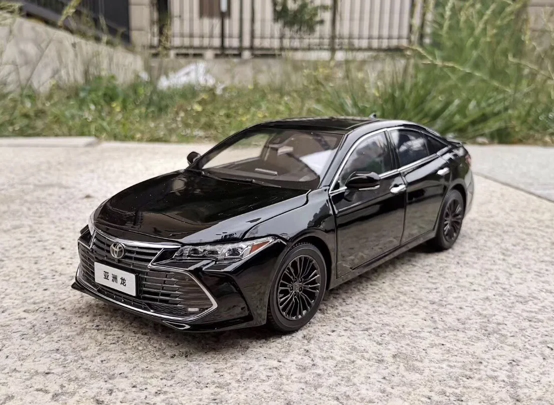 1:18 TOYOTA AVALON черный карбон/Кристалл коричневый автомобиль коллекция литой под давлением модели автомобилей