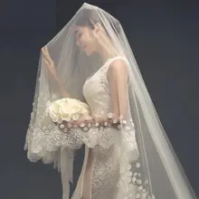 Однослойная женская свадебная фатиновая вуаль с длинным шлейфом, широкая вышитая Цветочная кружевная отделка, романтическая свадебная вуаль с лепестками