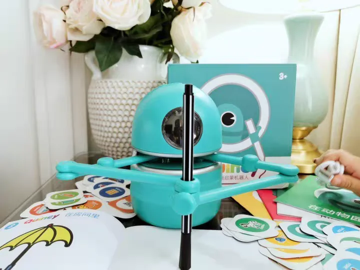 Quincy The Drawing Robot - Villar Exchange