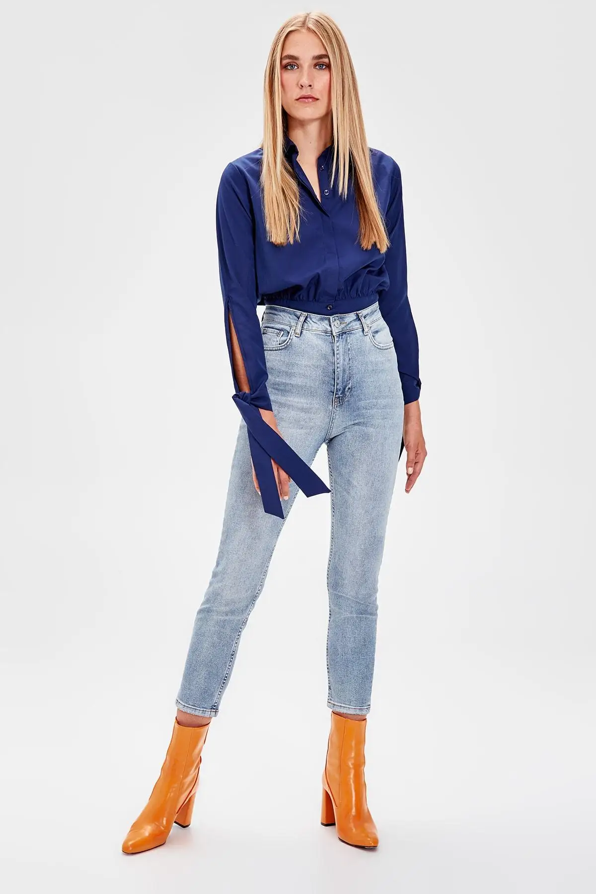 

Trendyol Blue High Waist Slim Fit Jeans 20JE0088