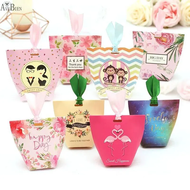 

AVEBIEN 50pcs Flamingo Candy Boxes for Wedding Decoration Birthday Gift Bags with Ribbon Event & Party DIY Decoration Favor Wrap