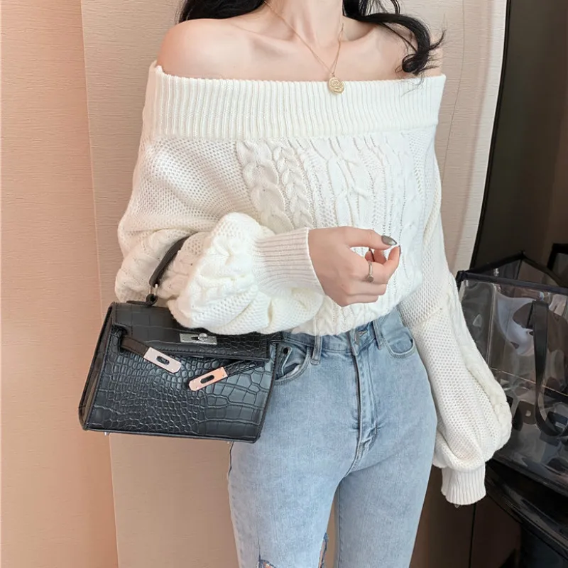 New Korean fashion sexy sweater / off shoulder / Knitted Top New Korean fashion sexy sweater / off shoulder / Knitted Top