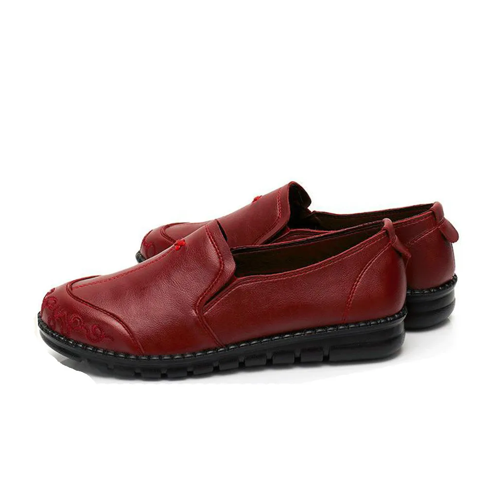 2021 New Women Flat Shoes Leather Casual Red black brown Wedge With Soft Bottom Slip On Heart Comfortable Mom Work Shoes 557