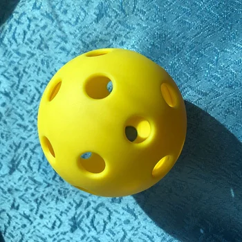 

Pickleball Yellow Indoor Plucking Ball with 26 Holes Orange Outdoor Plucking Ball with 40 Holes