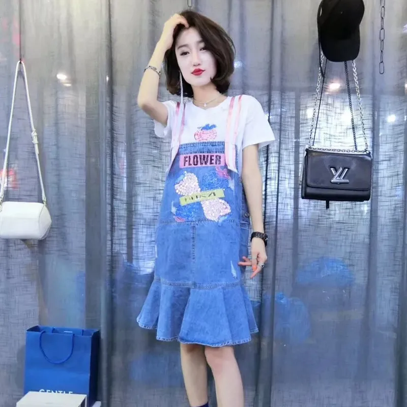 

Korean-style by Age Set Industrial Strawberry Sequin Fishtail Suspender Skirt Dress