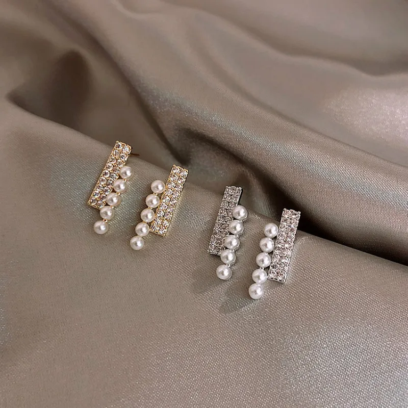 

Trendy Crystal Geometric Women Dangle Earrings Personality Fashion Geometric Pearl Earring Drop Earrings Jewelry Earrings