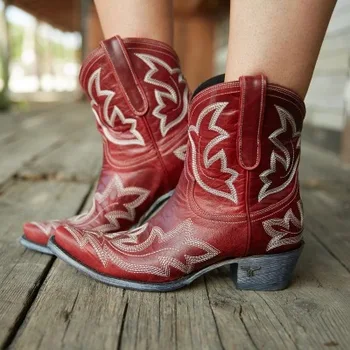 

Winter 2020 new hot style women's boots square heel mid-heel large size mid-tube embroidery women's shoes