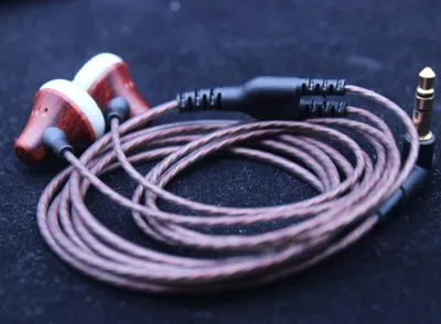 

diy earphone High separation/large sound field/tri-band equalization