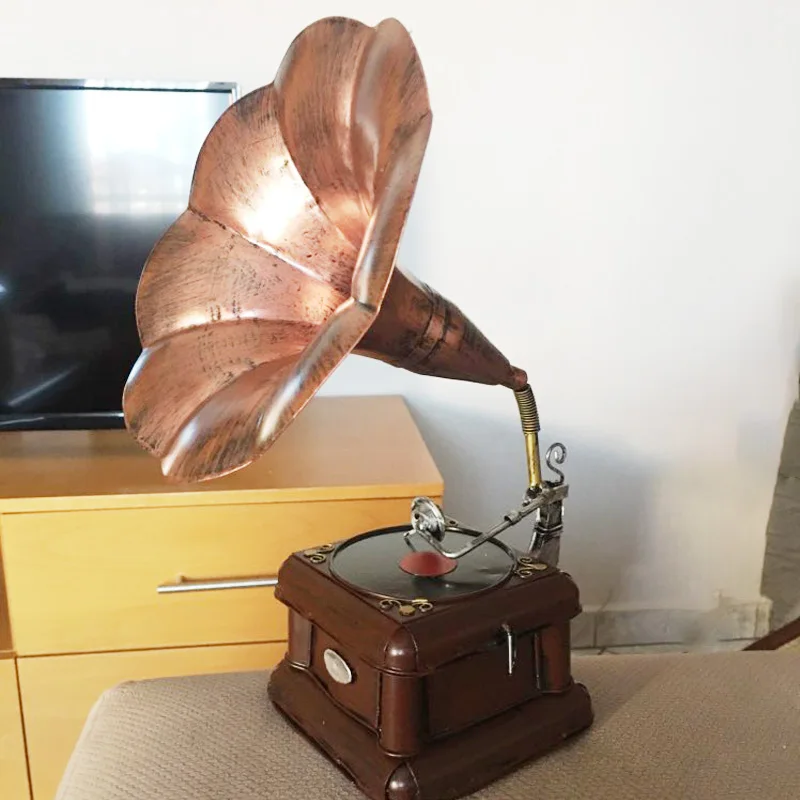 Винтажная ностальгическая модель фонографа, ретро проигрыватель, миниатюрная фигурка, украшение дома, аксессуары для гостиной, подарки на день рождения