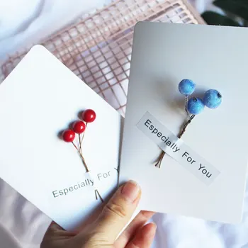 

Three-dimensional White Fold Blessing Card Simulation Small Berry Decoration Tanabata Christmas Card