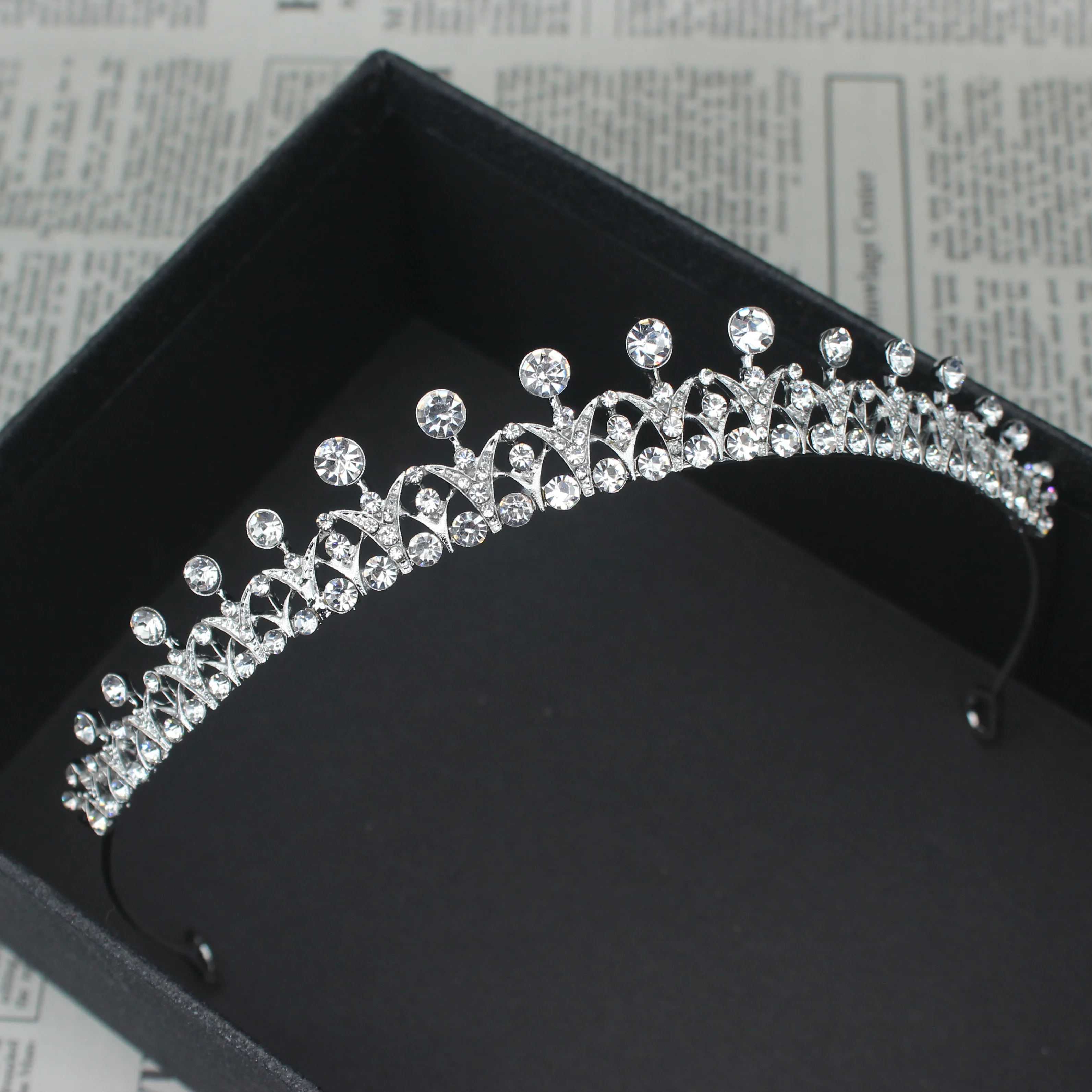 Hair Accessory Jewelry Accessories Hair Headdress Bridal Headwear Hair Band Crown 8 Designs Crystal Wedding Bridal Tiara Crown For Women Prom Head Diadem Hair Ornaments