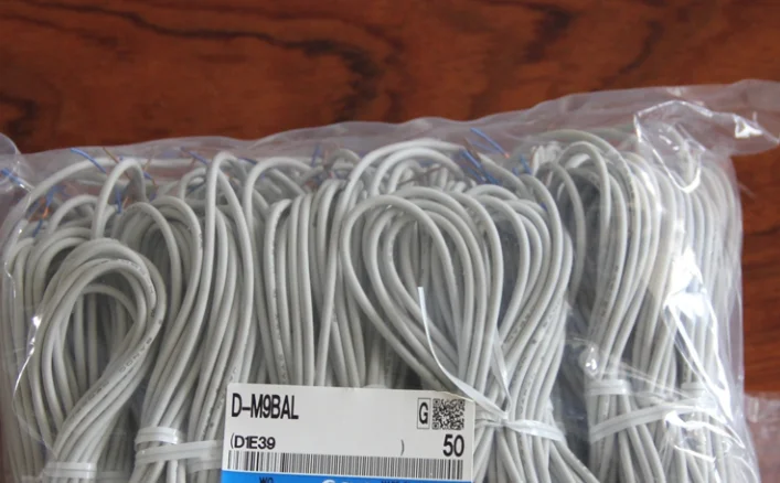 

1 шт. Новый магнитный переключатель SMC D-M9BAL DM9BAL