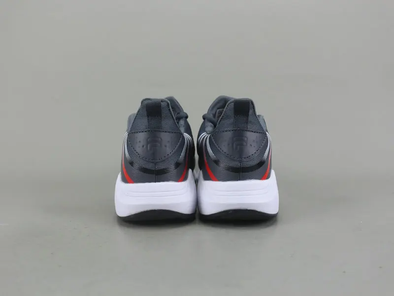 FILA/Мужская обувь; модель года; обувь для отдыха в стиле ретро; обувь для бега; размеры 40-44; мужские кроссовки Fila; F12W811110WTF
