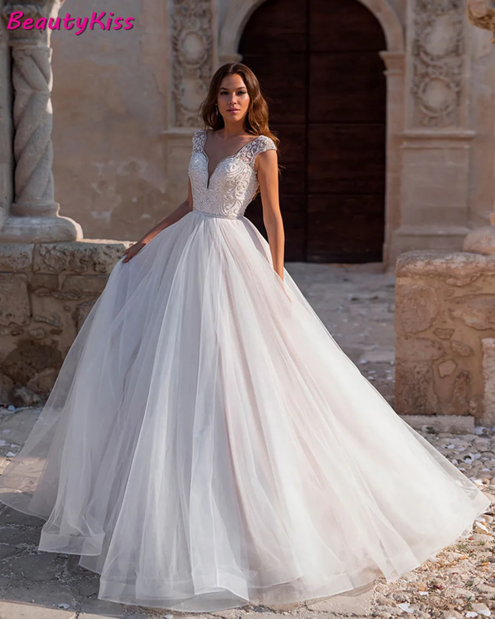 

Luxury Beading Ball Gown Wedding Dress 2020 Cap Sleeve O-neck sparkly Rhinestones Tulle Wedding Gowns with Button Back