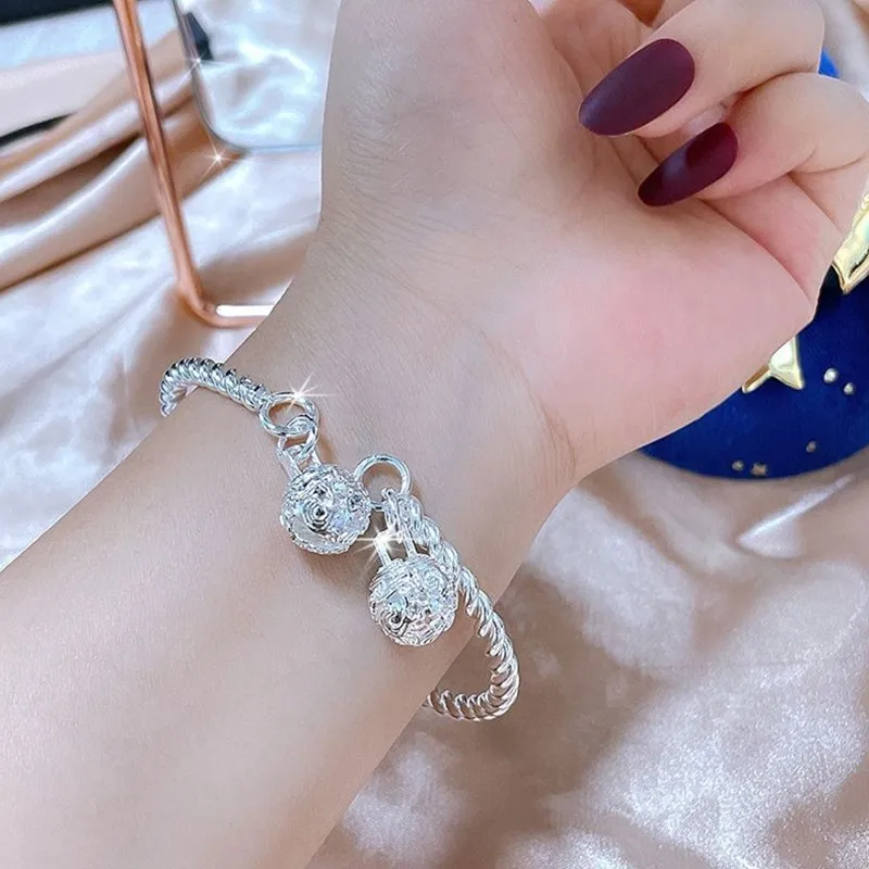 

Fashion Women Jewelry Metal Twisted Wire Silver Color Opening Bracelets With Bells Elegant Lady Trinket Cute Girl Party Gift