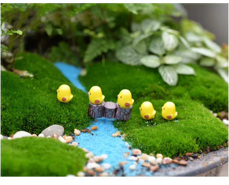Wholesale Plants Ornaments Cute Mini Yellow Chicken Hen Coop Eggs Figures Micro Landscape