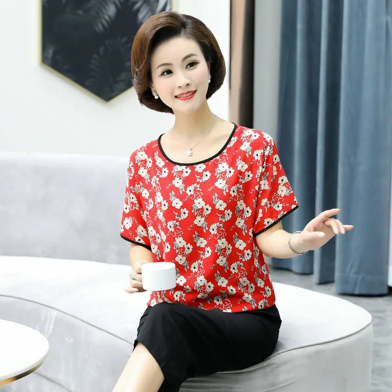 

Chinese Style Woman Summer Blouse And Cropped Pant Suit 2 Pieces Set Middle Aged Women Floral Tops And Black Crop Trousers Suits