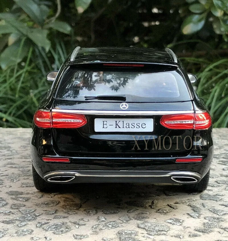 1/18 iScale Mercedes Benz E Class Klasse WAGON Diecast Model Car Black/White 1/18 iScale Mercedes Benz E Class Klasse WAGON Diecast Model Car Black/White