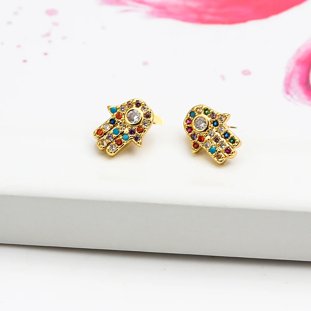 Женские серьги гвоздики Lucky Eye Hamsa золотого цвета с инкрустацией и радужным