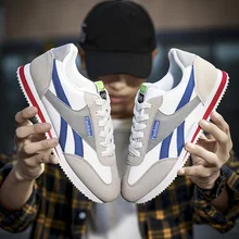 Новинка; мужская кожаная дышащая повседневная спортивная обувь на шнуровке; износостойкая модная прогулочная обувь на плоской подошве; мужские уличные кроссовки для бега