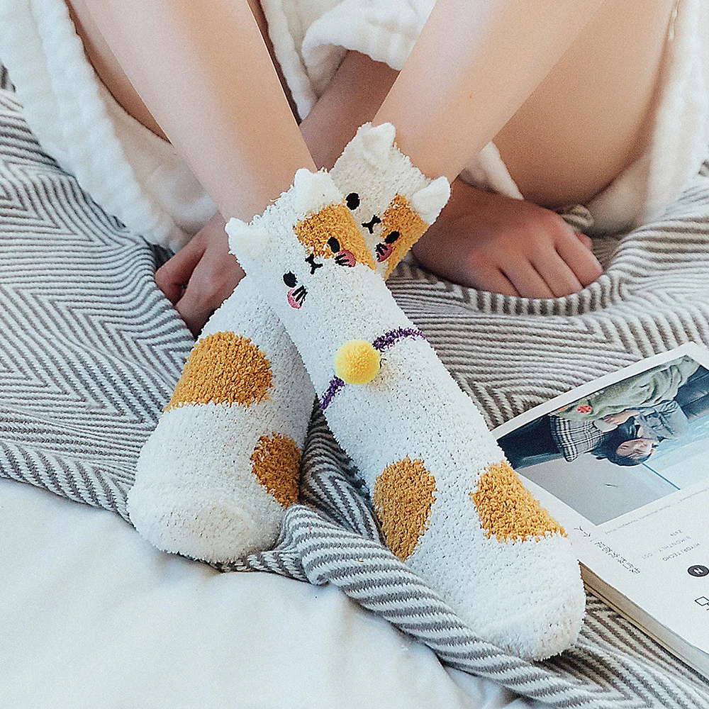 Cute Autumn Winter Women Sock Fuzzy Socks Lovely Animal Women Dot Cat Giraffe Cartoon Socks New Arrival Cotton Warm Socks