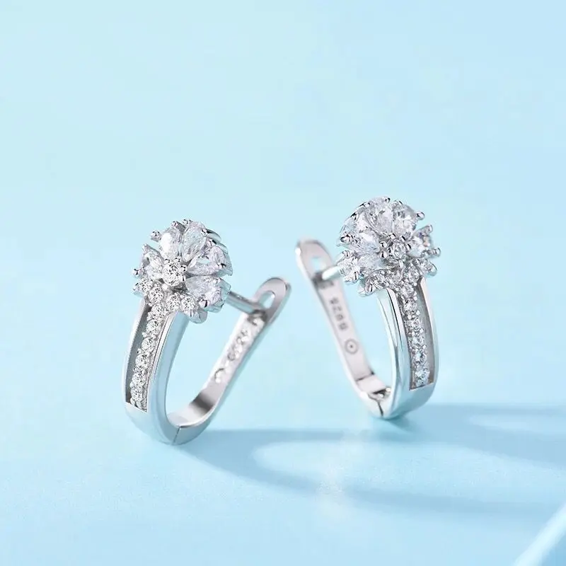 9987408850_141718245