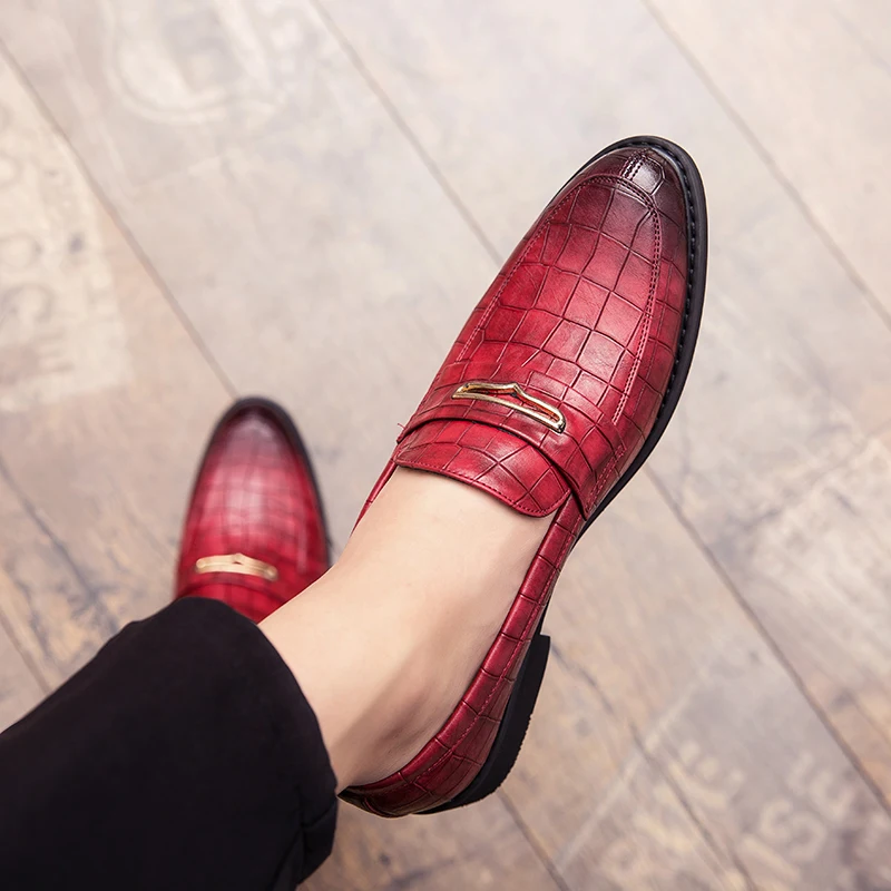 Модные модельные туфли с острым носком; мужские леопардовые туфли без застежки; туфли из лакированной кожи для мужчин; вечерние туфли для свадьбы, свадьбы, клуба - Цвет: red
