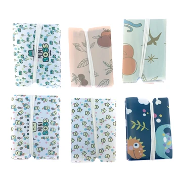 

1 Set 6 Pcs Cartoon Printed Children Mask Storage Clips Holders Children Student Mask Storage Folder Folding Storage Box