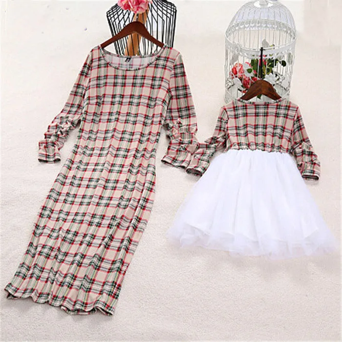 Семья подходящая друг к другу одежда для матери и дочери платье Детские клетчатые платья для девочек