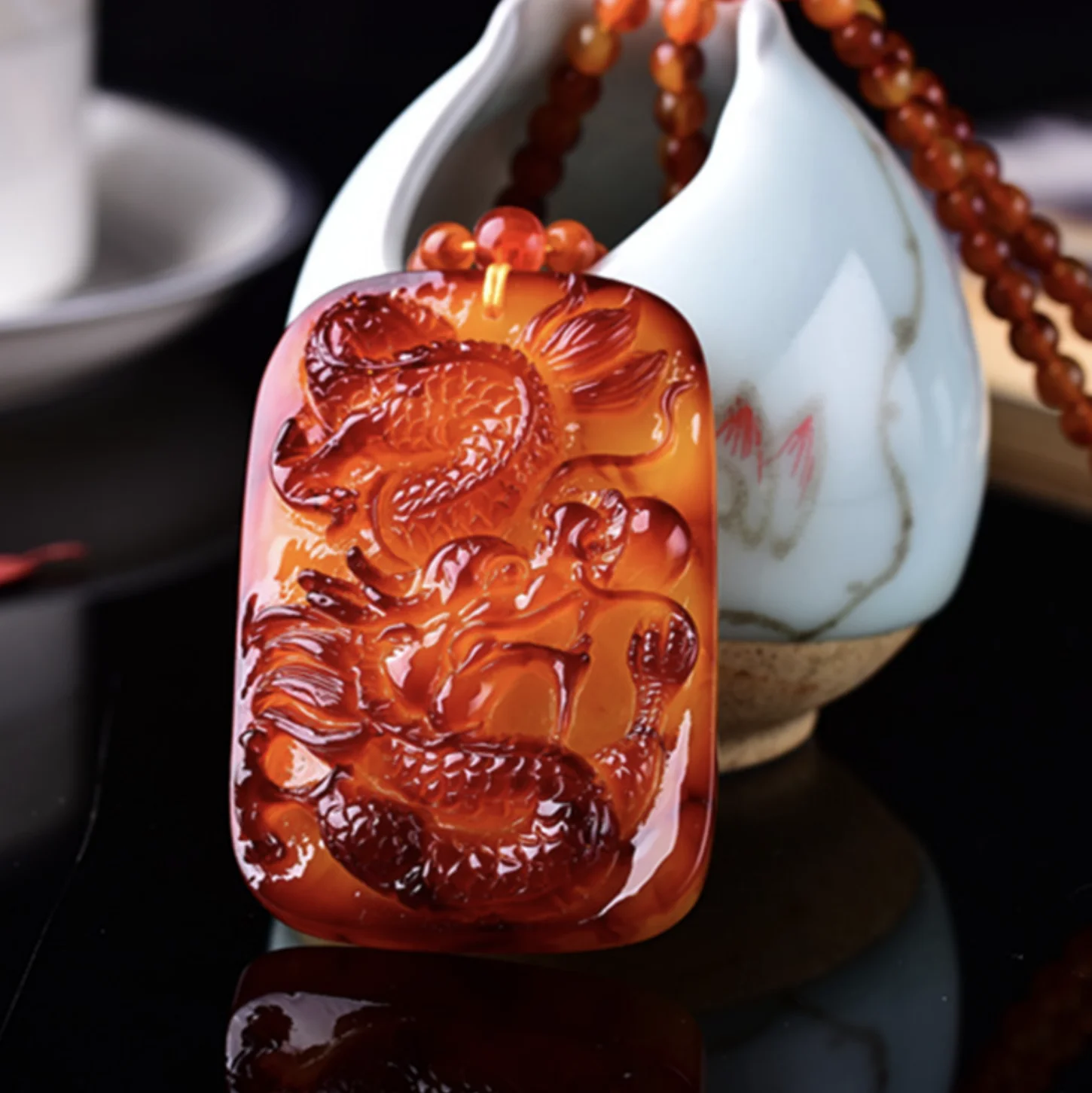 

Honey wax amber Dragon Pendant simple for men and women necklace
