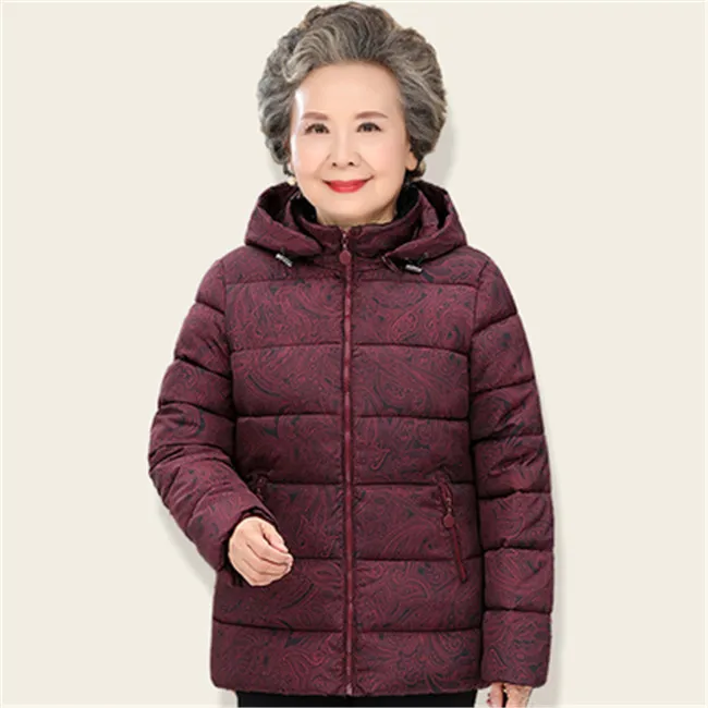 Зимняя хлопковая куртка для пожилых женщин 60-70 лет, толстая парка с капюшоном, короткая верхняя одежда размера плюс 5XL W1765 - Цвет: Red 3