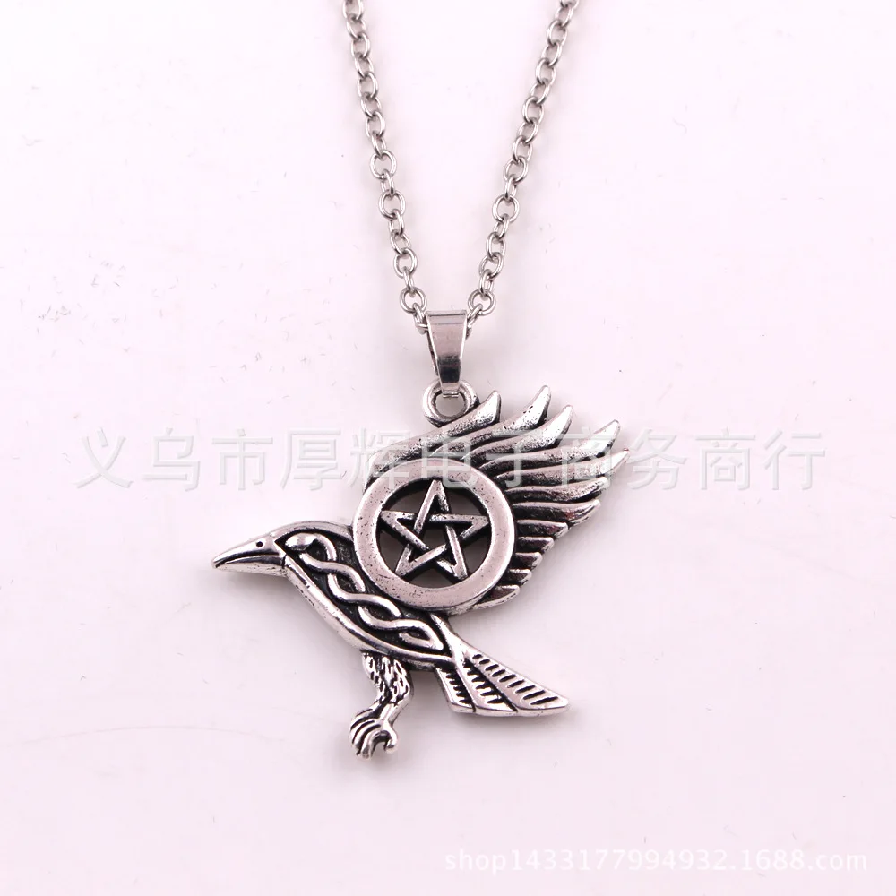 

AliExpress Amazon Hot Selling Flying Crow Five-pointed Star Pendant Necklace