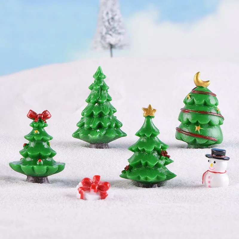 

1PCS Mini Christmas Tree Micro Landscape Ornament Christmas Tree Decoration Resin Crafts Garden Sand Crafts Accessories