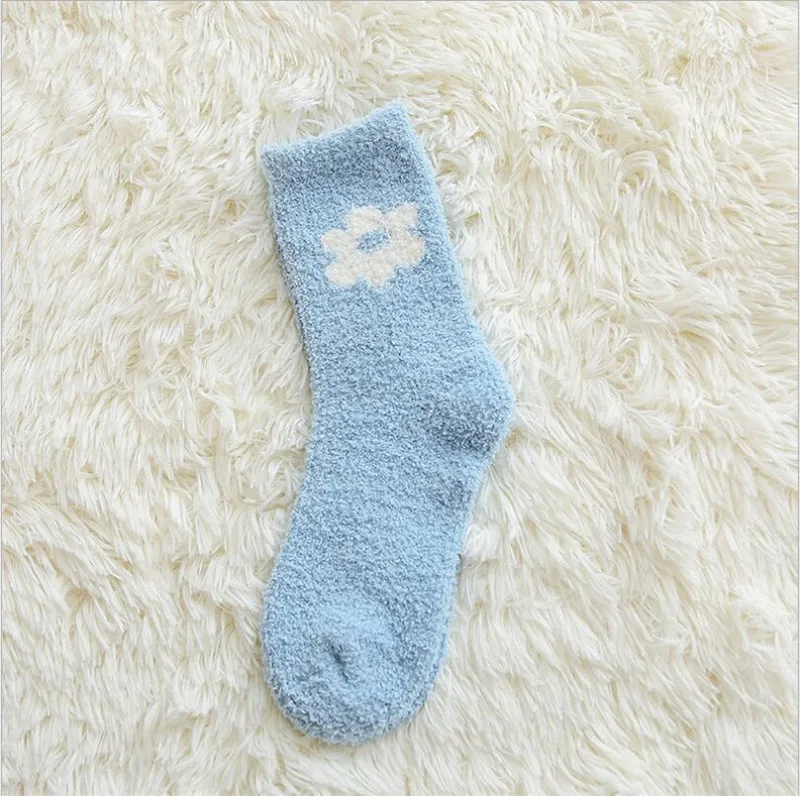 Небесно-голубой 5Pairs/lot Cute Candy Color Solid Soft Women Fluffy Socks Coral Velvet Winter Warm Home Indoor Floor Terry Towel Fuzzy Socks - Цвет: Небесно-голубой
