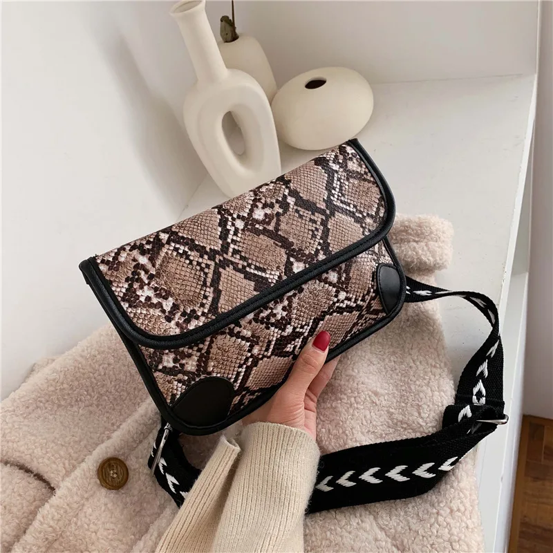 

Language meng wei Fashion Pu Snakeskin Envelope Bag Women's 2019 New Style Europe And America Style Shoulder Bag Versatile Fashi