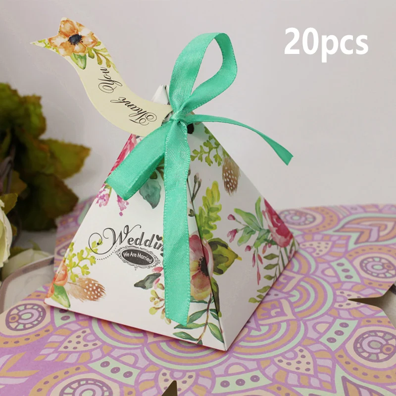 

20 Pieces Triangle Shaped Favor Ribbon Candies Sweet Candy Paper Box Wedding Party Gifts Gift Boxes Bags