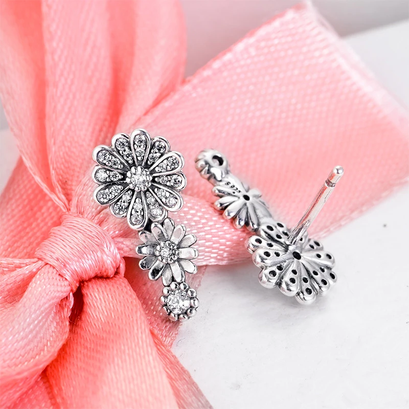 Pandora sparkling daisy 2024 flower stud earrings