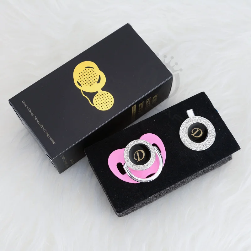 Chupeta e Chupeta Miyocar Nome Único Iniciais Preto Letra d Adorável Bling Clipe Conjunto Bpa Livre Manequim Design Ld-b Mod. 254755 16 High Quality Mamãe e Bebê