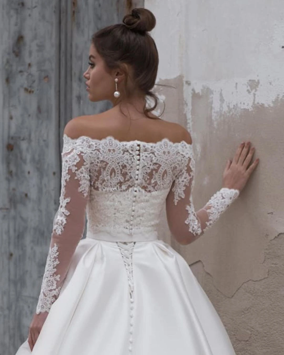 Vivian's Bridal идеальное сочетание кружева и атласа свадебное платье модное съемный кружевной топ с длинными рукавами и пуговицами свадебное платье