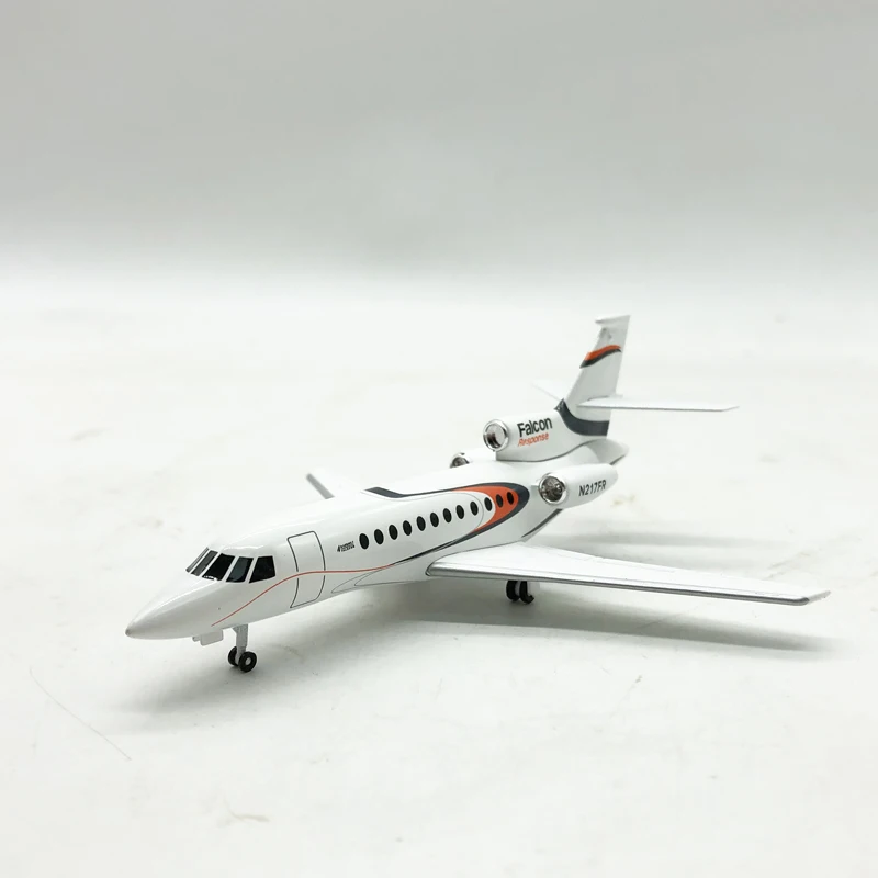 Коллекционная модель модели Dassault Falcon 217 1/200 самолета из сплава 247| |