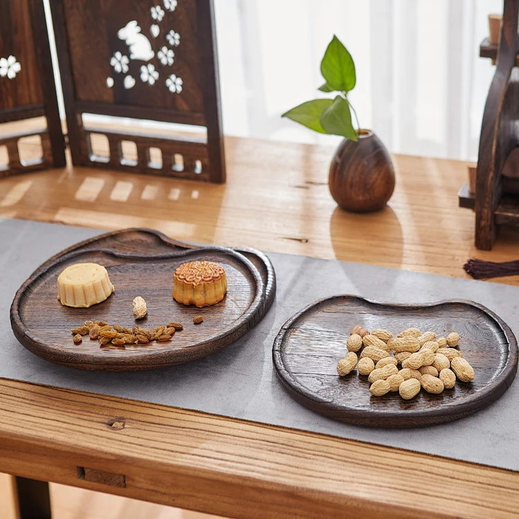 

Heart-shaped Paulownia Wood Serving Tea Tray Solid Wood Japanese style Nut / Cookie Tray
