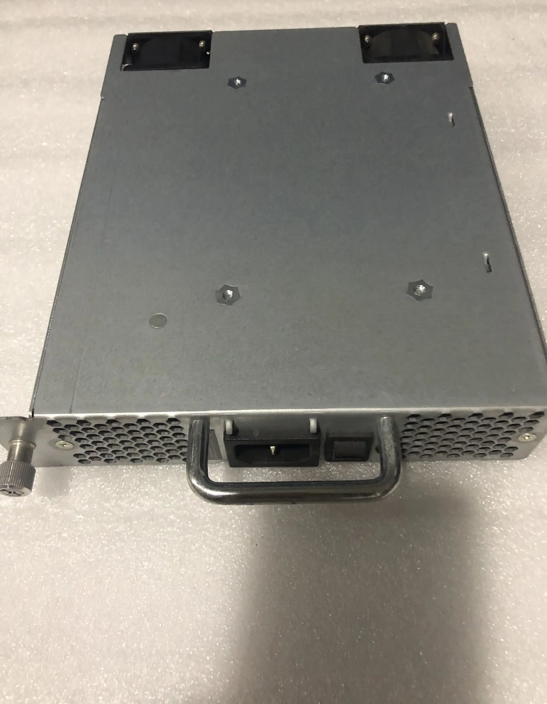 Emacro для Brocade 5100 SAN коммутатор сервер источник питания 150 Вт 7001485-J000 23-0000092-02