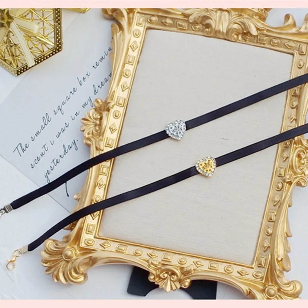 Harajuku Rhinestone Peach Heart Letter Black Choker Collar Necklace for Women Fashion Love Clavicle Chain Choker Necklace Jewler