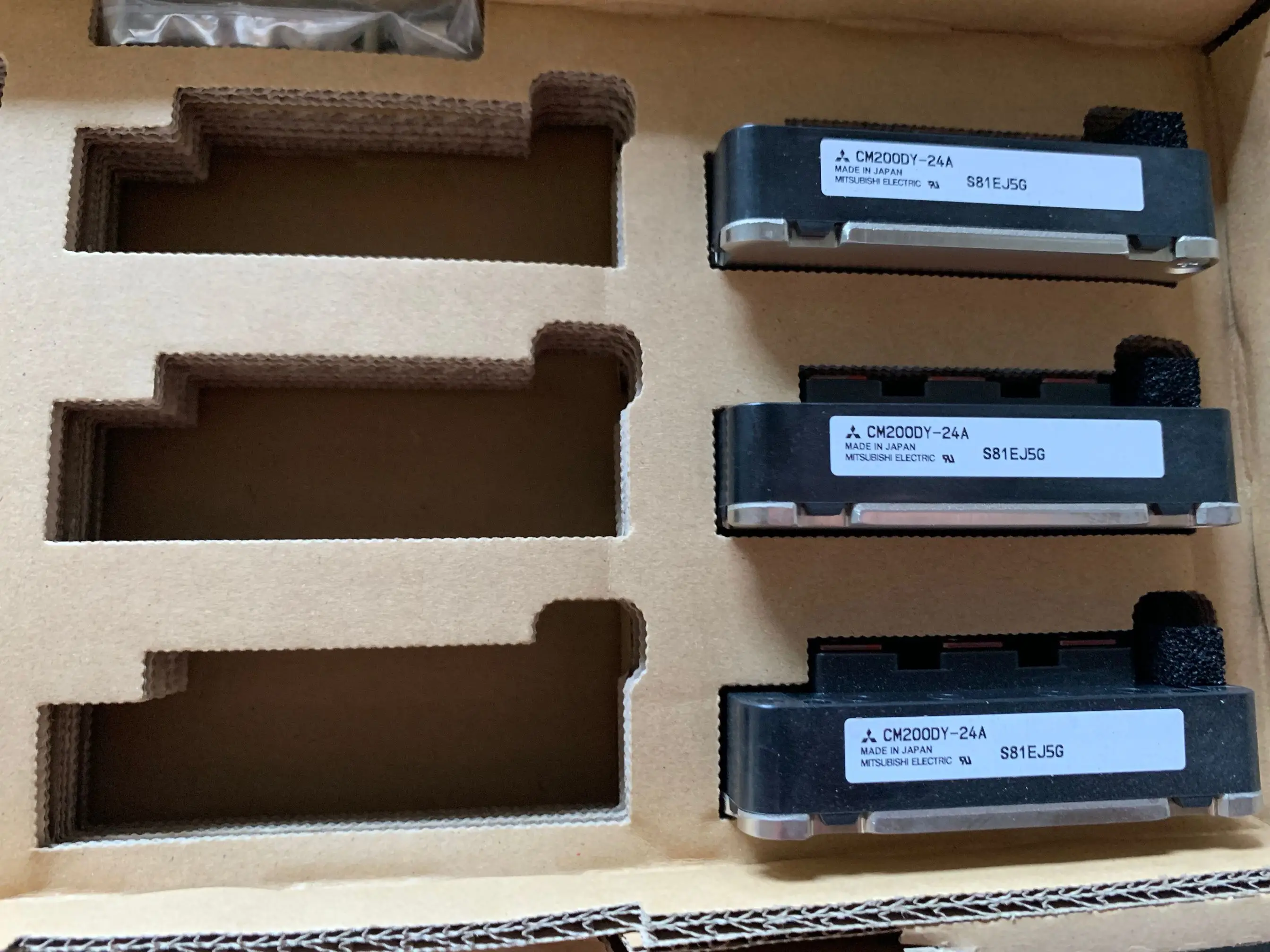 CM200DY-24A