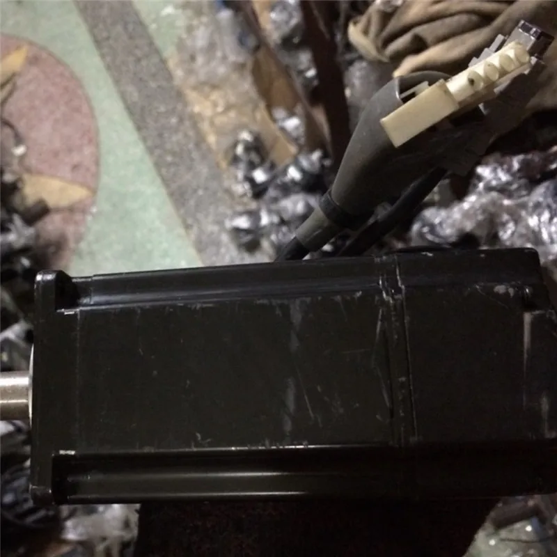 Использованный протестированный рабочий SGMAH-04A1A-AD21 сервомотором переменного тока