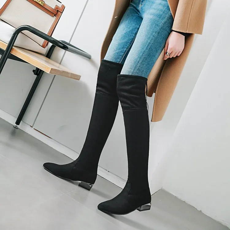 

Big Size 11 12 13 14 15 16 17 Women look slimmer and keep warm with low, chunky heels and belted boots above the knee