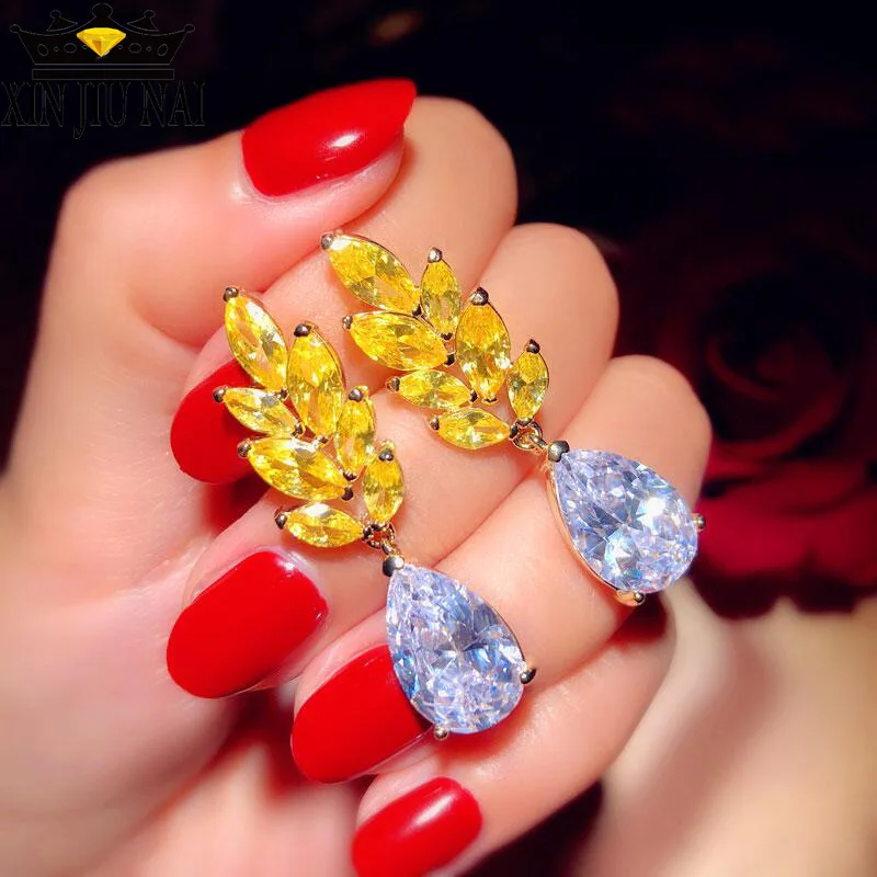 Женские серьги-подвески из серебра 925 пробы с желтыми кристаллами | Украшения и