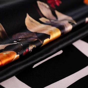 

138CM Wide 19MM Floral and Geometry Print Black White 94% Silk 6% Spandex Stretch Silk Satin Fabric for Dress Cheongsam DE1205