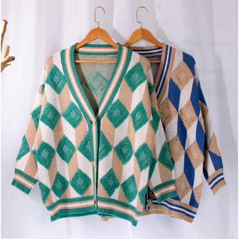 

New 2020 Women's Sweaters Autumn Winter Fashionable Buttons Casual V-Neck Oversize Cardigans Diamond Knitwear CL440