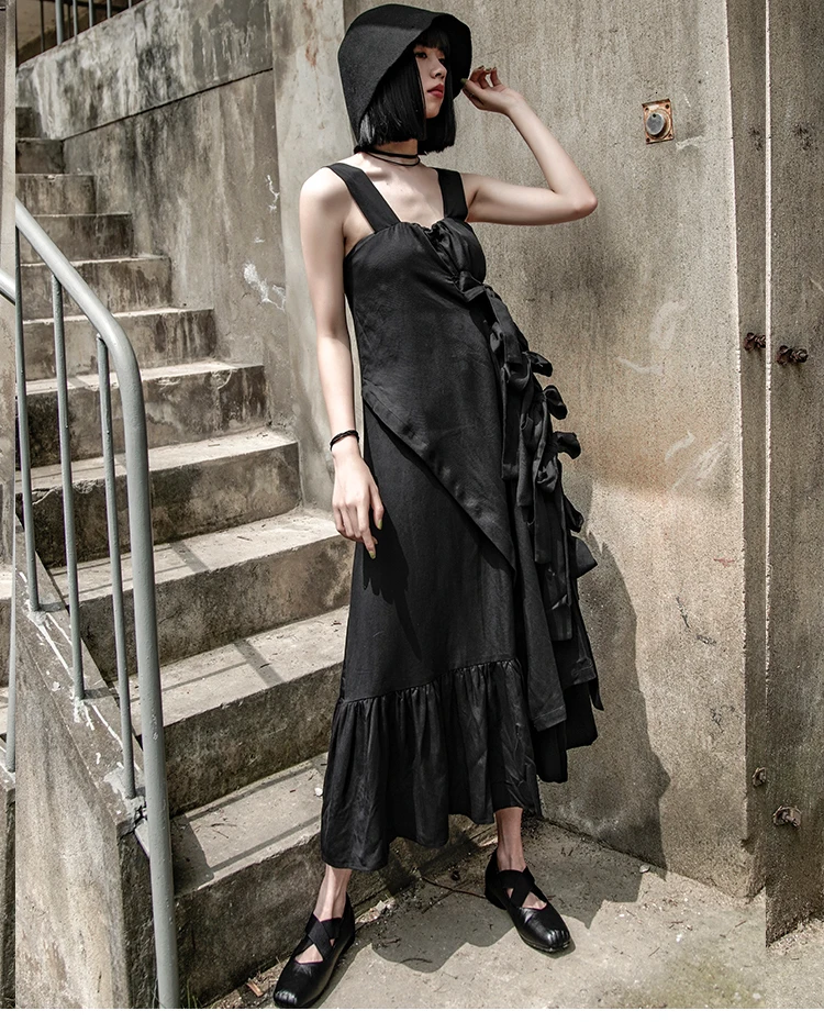 [EAM] New Spring Summer Spaghetti Strap Sleeveless Black Ruffles Split Joint Long Temperament Dress Women Fashion JW631